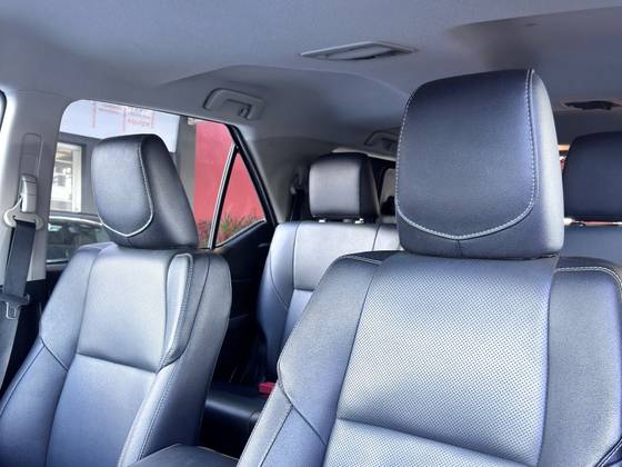 TOYOTA HILUX SW4 2.8 D-4D TURBO DIESEL SRX 7L 4X4 AUTOMÁTICO — foto 15