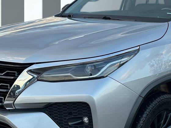 TOYOTA HILUX SW4 2.8 D-4D TURBO DIESEL SRX 7L 4X4 AUTOMÁTICO — foto 7