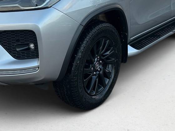 TOYOTA HILUX SW4 2.8 D-4D TURBO DIESEL SRX 7L 4X4 AUTOMÁTICO — foto 8