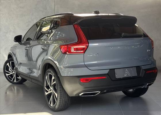 VOLVO XC40 1.5 T5 RECHARGE R-DESIGN GEARTRONIC — foto 2