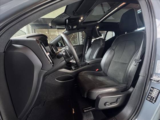 VOLVO XC40 1.5 T5 RECHARGE R-DESIGN GEARTRONIC — foto 4