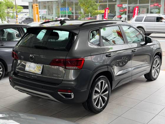 VOLKSWAGEN TAOS 1.4 250 TSI TOTAL FLEX COMFORTLINE AUTOMÁTICO — foto 4
