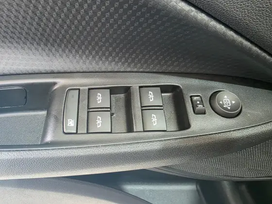 CHEVROLET ONIX 1.0 TURBO FLEX LTZ AUTOMÁTICO — foto 20