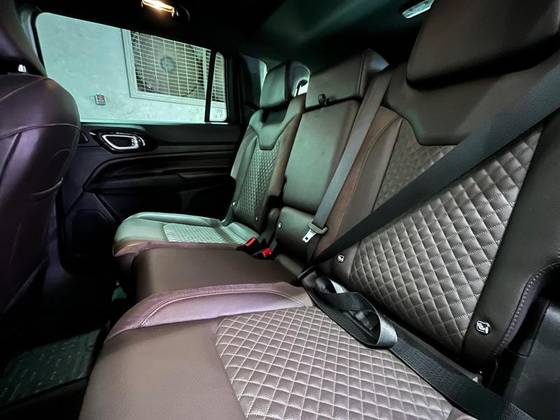 JEEP COMMANDER 2.0 TD380 TURBO DIESEL OVERLAND AT9 — foto 10