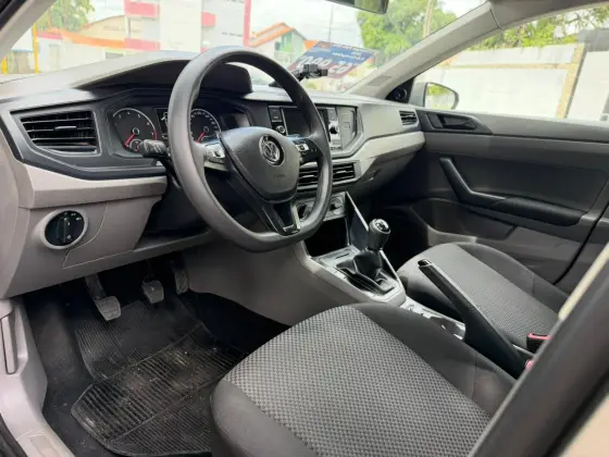 VOLKSWAGEN POLO 1.0 200 TSI COMFORTLINE AUTOMÁTICO — foto 10