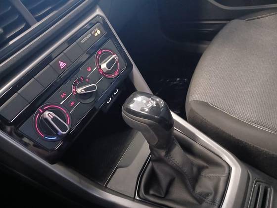 VOLKSWAGEN T-CROSS 1.0 200 TSI TOTAL FLEX AUTOMÁTICO — foto 14