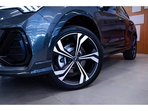 AUDI Q3 2.0 40 TFSI GASOLINA PERFORMANCE BLACK QUATTRO TIPTRONIC — foto 5
