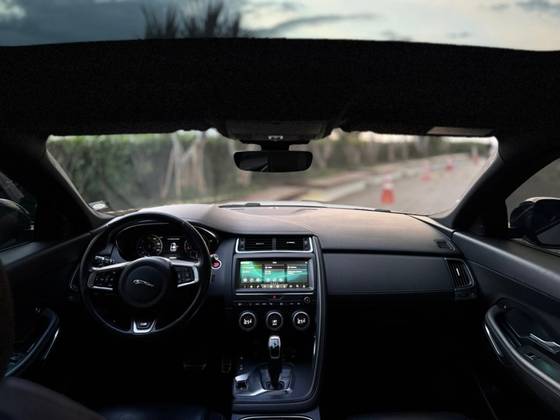 JAGUAR E-PACE 2.0 16V P200 GASOLINA R-DYNAMIC S AWD AUTOMÁTICO — foto 9