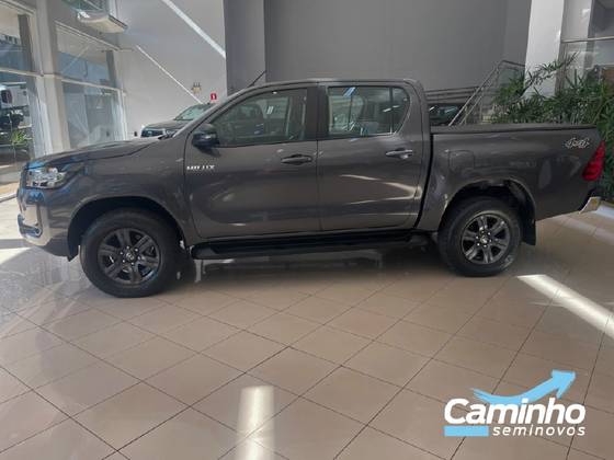 TOYOTA HILUX 2.8 D-4D TURBO DIESEL CD SR 4X4 AUTOMÁTICO — foto 7