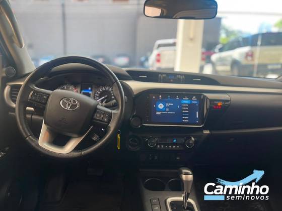 TOYOTA HILUX 2.8 D-4D TURBO DIESEL CD SR 4X4 AUTOMÁTICO — foto 9