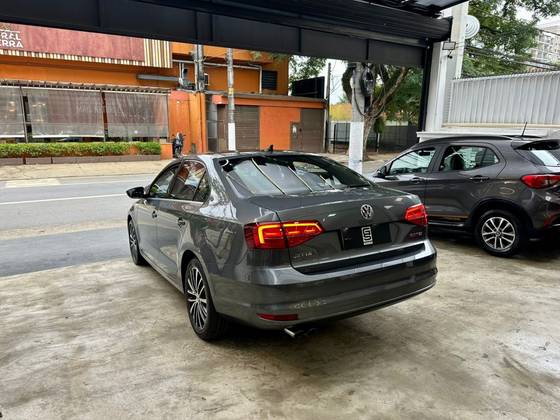 VOLKSWAGEN JETTA 2.0 TSI HIGHLINE 211CV GASOLINA 4P TIPTRONIC — foto 4