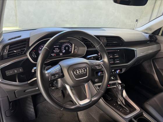 AUDI Q3 1.4 35 TFSI GASOLINA PRESTIGE PLUS S TRONIC — foto 5