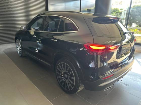 MERCEDES-BENZ GLA 200 1.3 MHEV AMG LINE 7G-DCT — foto 7