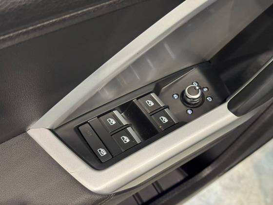 AUDI Q3 1.4 35 TFSI GASOLINA PRESTIGE PLUS S TRONIC — foto 8