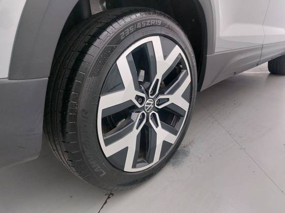 VOLKSWAGEN TAOS 1.4 250 TSI TOTAL FLEX HIGHLINE AUTOMÁTICO — foto 13