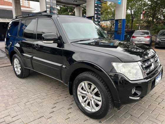 MITSUBISHI PAJERO FULL 3.8 HPE 4X4 V6 24V GASOLINA 4P AUTOMÁTICO MITSUBISHI PAJERO FULL 3.8 HPE 4X4 V6 24V GASOLINA 4P AUTOMÁTICO