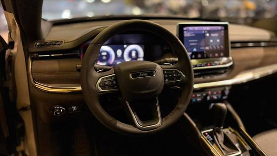 JEEP COMMANDER 1.3 T270 TURBO FLEX OVERLAND AT6 — foto 4