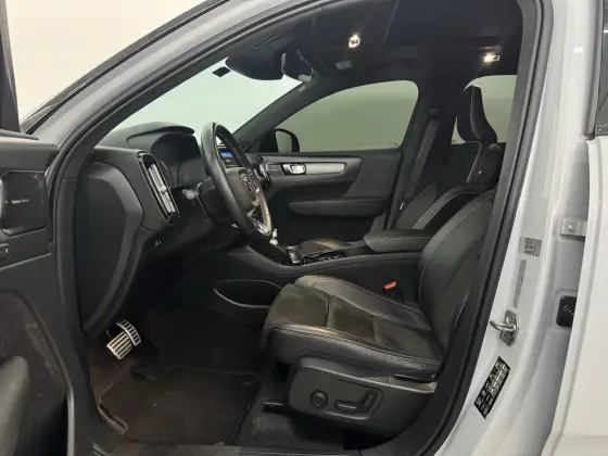 VOLVO XC40 1.5 T5 RECHARGE R-DESIGN GEARTRONIC — foto 6