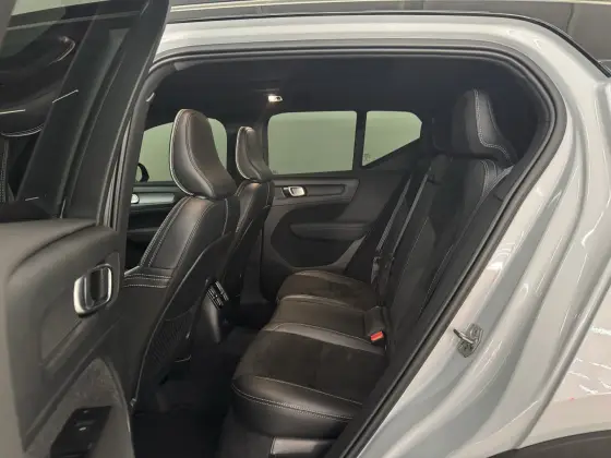 VOLVO XC40 1.5 T5 RECHARGE R-DESIGN GEARTRONIC — foto 12