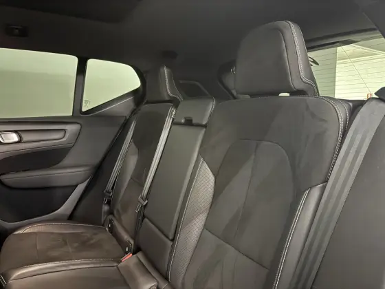 VOLVO XC40 1.5 T5 RECHARGE R-DESIGN GEARTRONIC — foto 13