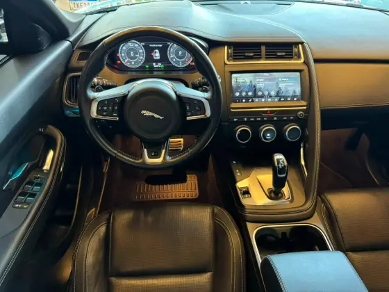 JAGUAR E-PACE 2.0 16V P250 FLEX R-DYNAMIC S AWD AUTOMÁTICO — foto 9