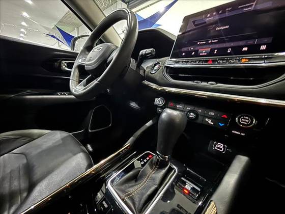 JEEP COMMANDER 1.3 T270 TURBO FLEX LIMITED AT6 — foto 14