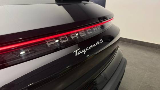 PORSCHE TAYCAN 4S CROSS TURISMO ELÉTRICO — foto 10