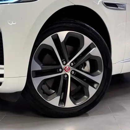 JAGUAR F-PACE 3.0 P340 MHEV R-DYNAMIC SE AWD AUTOMÁTICO — foto 13