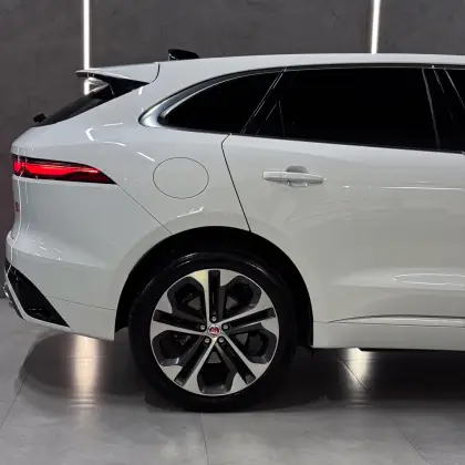 JAGUAR F-PACE 3.0 P340 MHEV R-DYNAMIC SE AWD AUTOMÁTICO — foto 17
