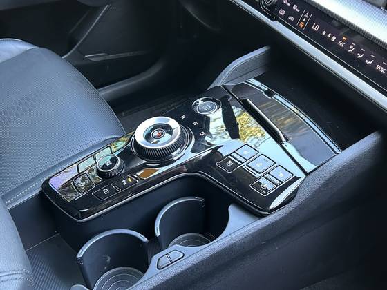 KIA SPORTAGE 1.6 TGDI MHEV EX PRESTIGE DCT — foto 8