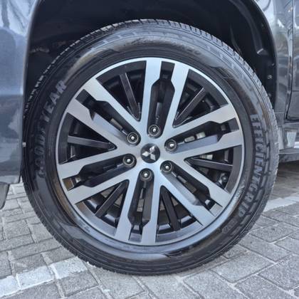 MITSUBISHI PAJERO SPORT 2.4 16V MIVEC TURBO DIESEL LEGEND AWD AUTOMÁTICO — foto 19
