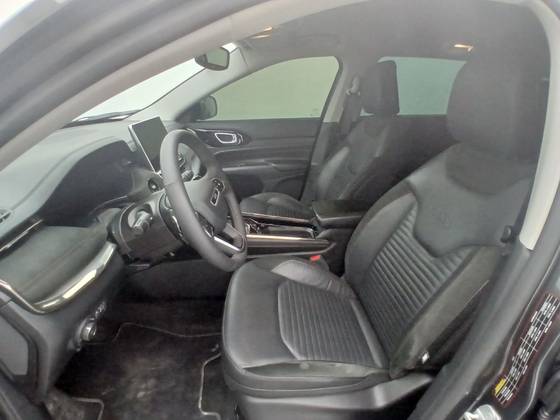 JEEP COMMANDER 1.3 T270 TURBO FLEX LIMITED AT6 — foto 16