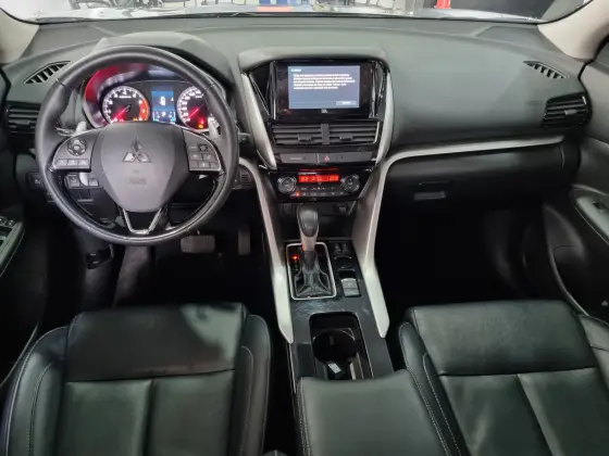 MITSUBISHI ECLIPSE CROSS 1.5 MIVEC TURBO GASOLINA HPE-S CVT — foto 9
