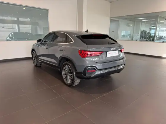 AUDI Q3 2.0 40 TFSI GASOLINA SPORTBACK PERFORMANCE QUATTRO TIPTRONIC — foto 5