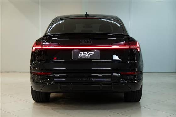 AUDI Q8 E-TRON 55 ELÉTRICO SPORTBACK LAUNCH EDITION QUATTRO — foto 5