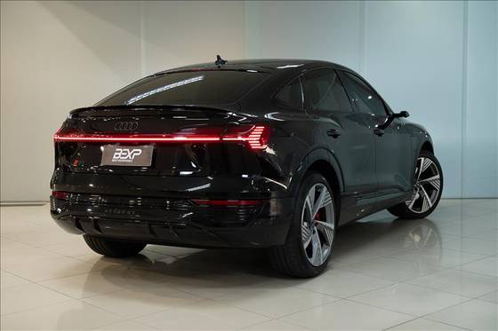 AUDI Q8 E-TRON 55 ELÉTRICO SPORTBACK LAUNCH EDITION QUATTRO — foto 6
