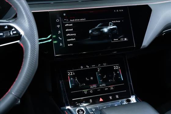 AUDI Q8 E-TRON 55 ELÉTRICO SPORTBACK LAUNCH EDITION QUATTRO — foto 10