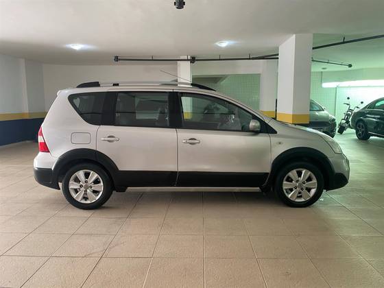 NISSAN LIVINA 1.8 SL X-GEAR 16V FLEX 4P AUTOMÁTICO — foto 3