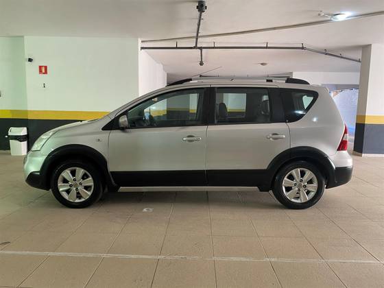 NISSAN LIVINA 1.8 SL X-GEAR 16V FLEX 4P AUTOMÁTICO — foto 4