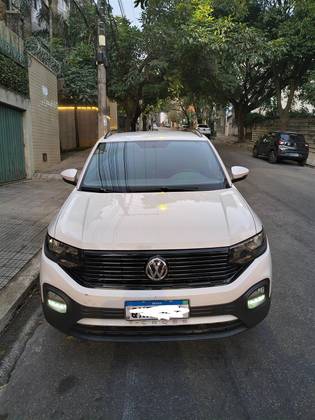 VOLKSWAGEN T-CROSS 1.0 200 TSI TOTAL FLEX AUTOMÁTICO VOLKSWAGEN T-CROSS 1.0 200 TSI TOTAL FLEX AUTOMÁTICO