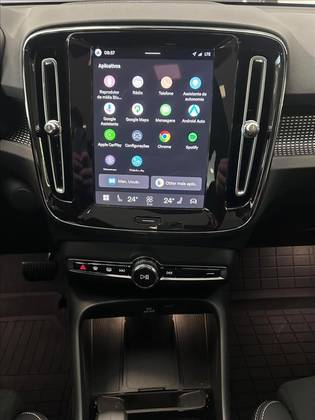 VOLVO EC40 P8 RECHARGE TWIN ELECTRIC ULTRA BLACK EDITION AWD — foto 9