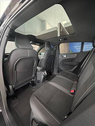 VOLVO EC40 P8 RECHARGE TWIN ELECTRIC ULTRA BLACK EDITION AWD — foto 12