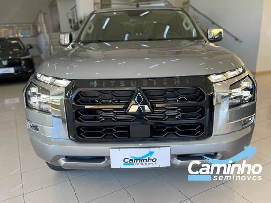 MITSUBISHI TRITON 2.4 BITURBO DIESEL CD HPE 4X4 AUTOMÁTICO — foto 2