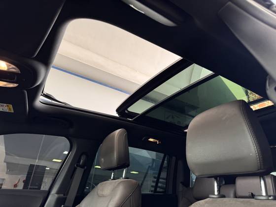 JEEP COMMANDER 2.2 TURBO DIESEL OVERLAND AT9 — foto 10