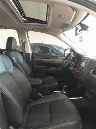 MITSUBISHI OUTLANDER 2.0 MIVEC GASOLINA HPE AUTOMÁTICO — foto 6