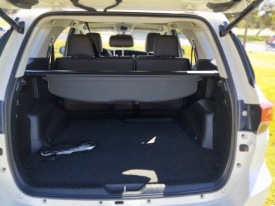 TOYOTA HILUX SW4 2.8 SRX 4X4 7 LUGARES 16V TURBO INTERCOOLER DIESEL 4P AUTOMÁTICO — foto 7