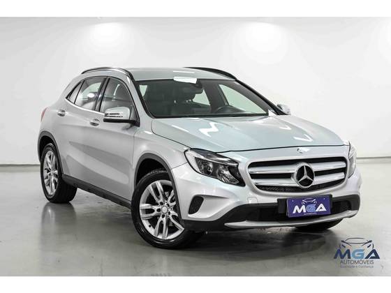 MERCEDES-BENZ GLA 200 1.6 CGI STYLE 16V TURBO FLEX 4P AUTOMÁTICO — foto 3