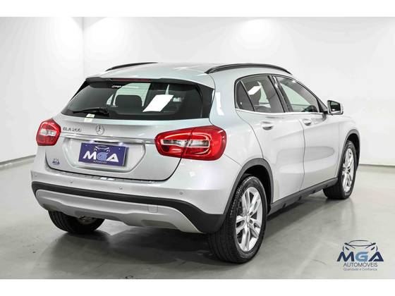MERCEDES-BENZ GLA 200 1.6 CGI STYLE 16V TURBO FLEX 4P AUTOMÁTICO — foto 5