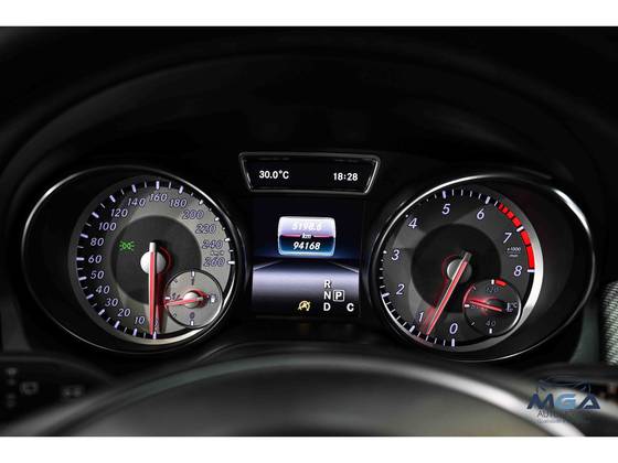 MERCEDES-BENZ GLA 200 1.6 CGI STYLE 16V TURBO FLEX 4P AUTOMÁTICO — foto 9