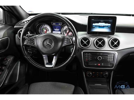 MERCEDES-BENZ GLA 200 1.6 CGI STYLE 16V TURBO FLEX 4P AUTOMÁTICO — foto 11